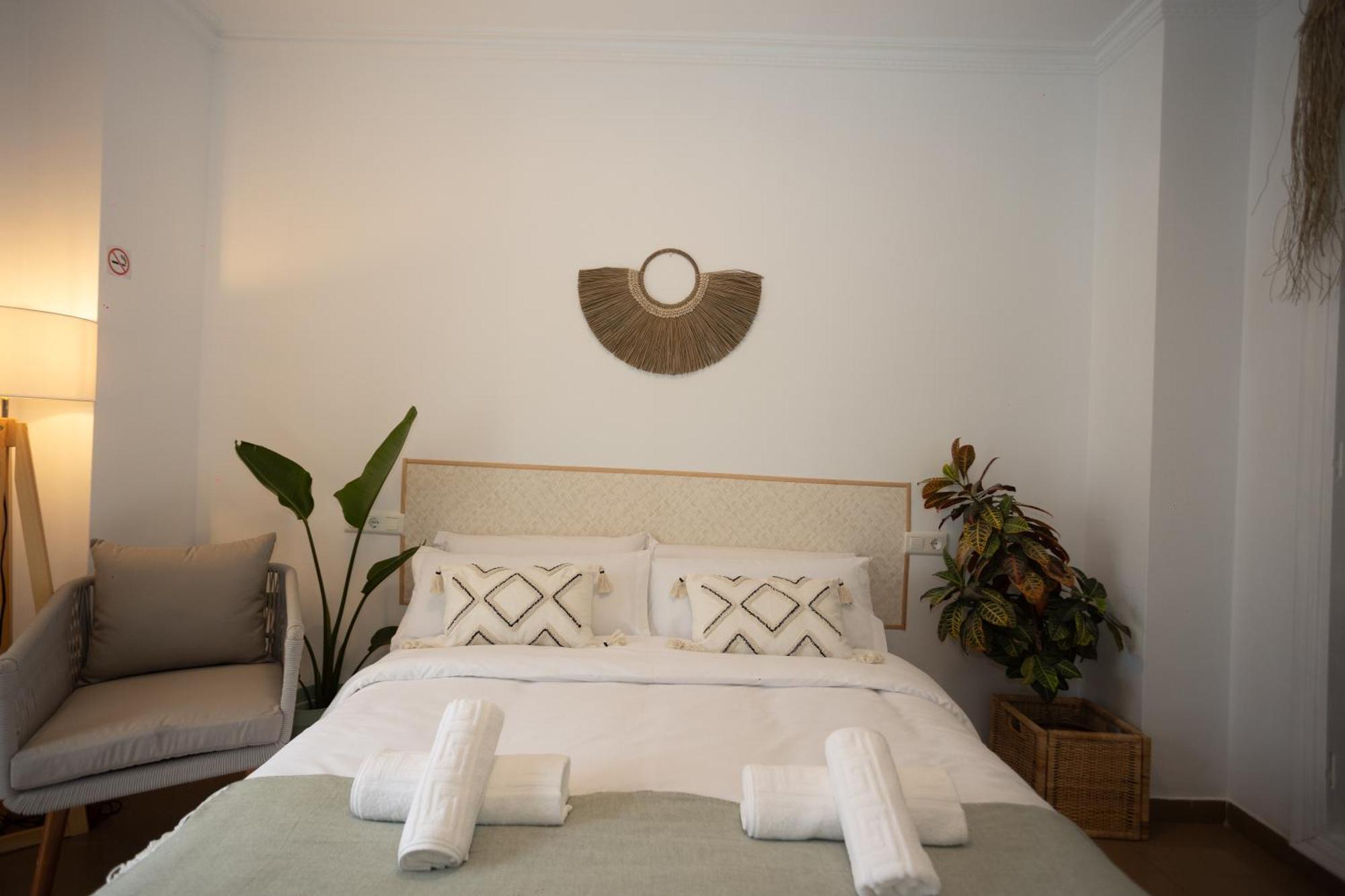 Naim Guest House Nerja Exterior photo