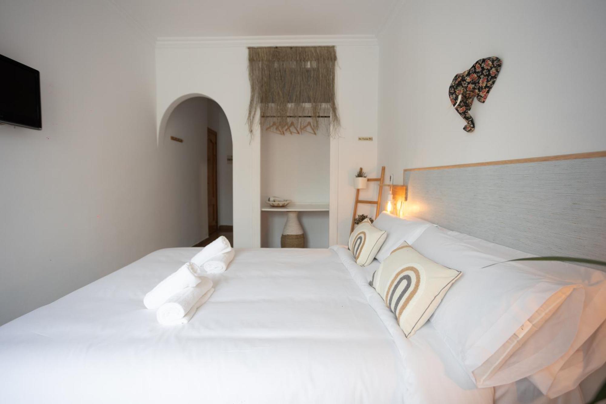 Naim Guest House Nerja Exterior photo